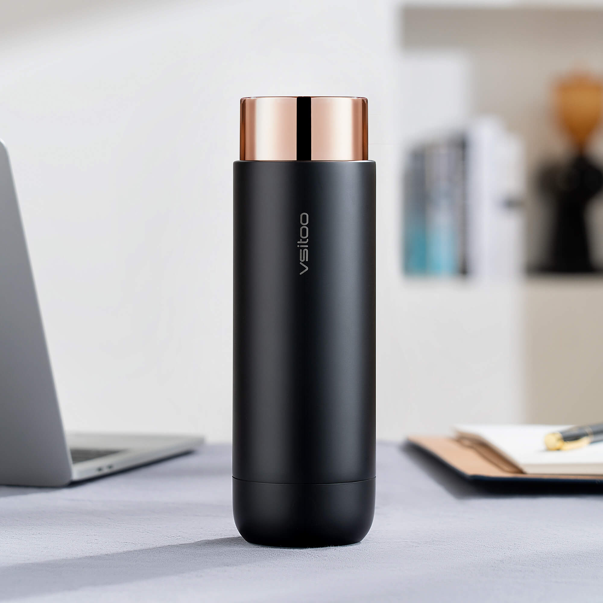Car heated travel bottle H1 - lifestyle usage scene